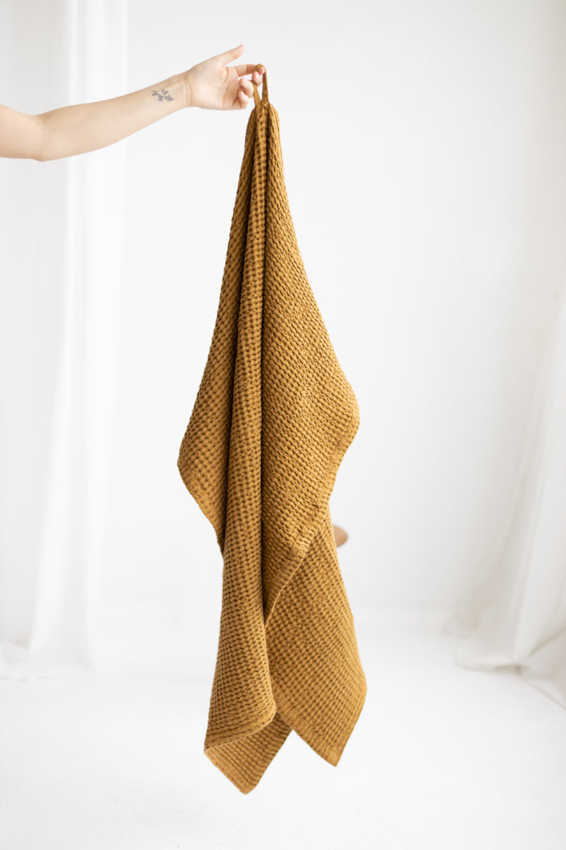 Amber Linen Waffle Bath Towel