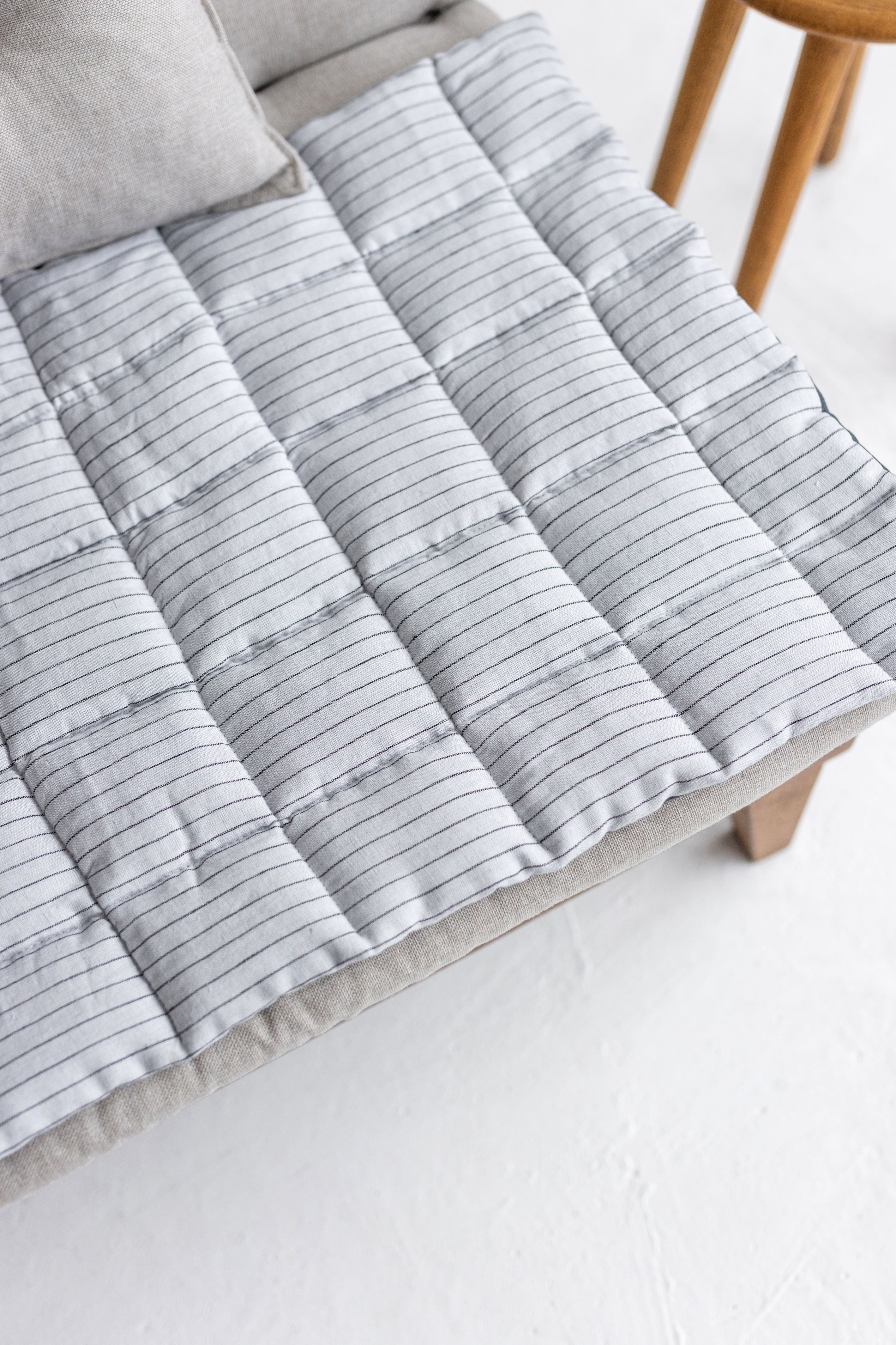 Two-sided Gray Linen Couch Mat