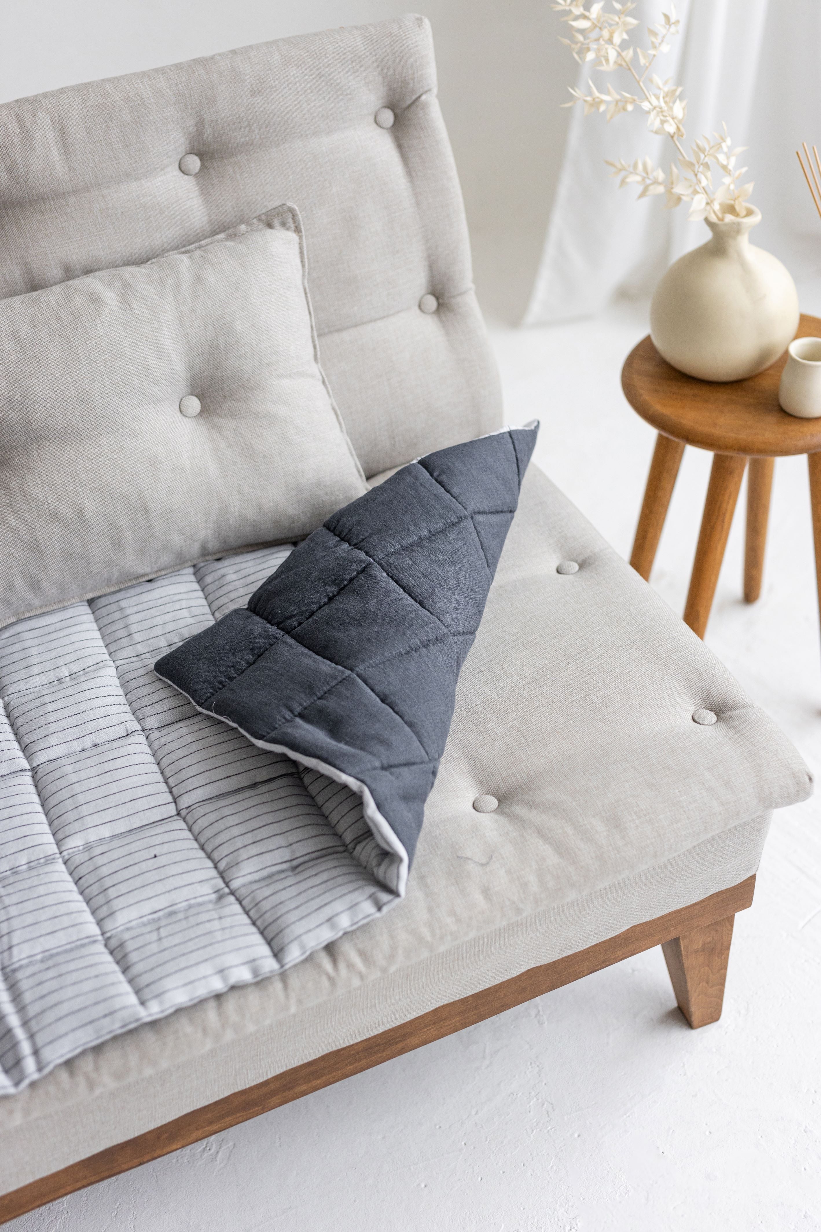 Two-sided Gray Linen Couch Mat