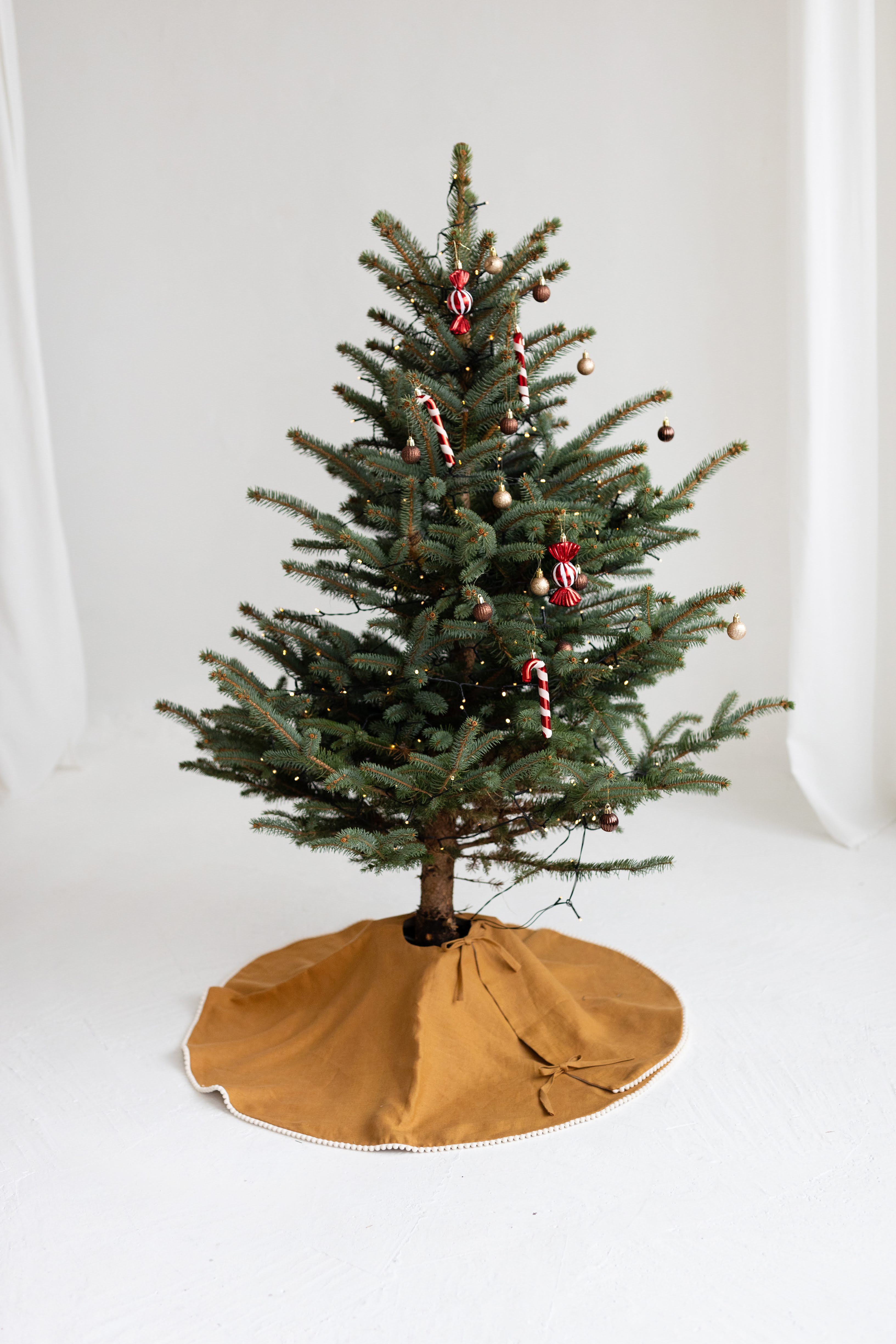 linen Christmas tree skirt