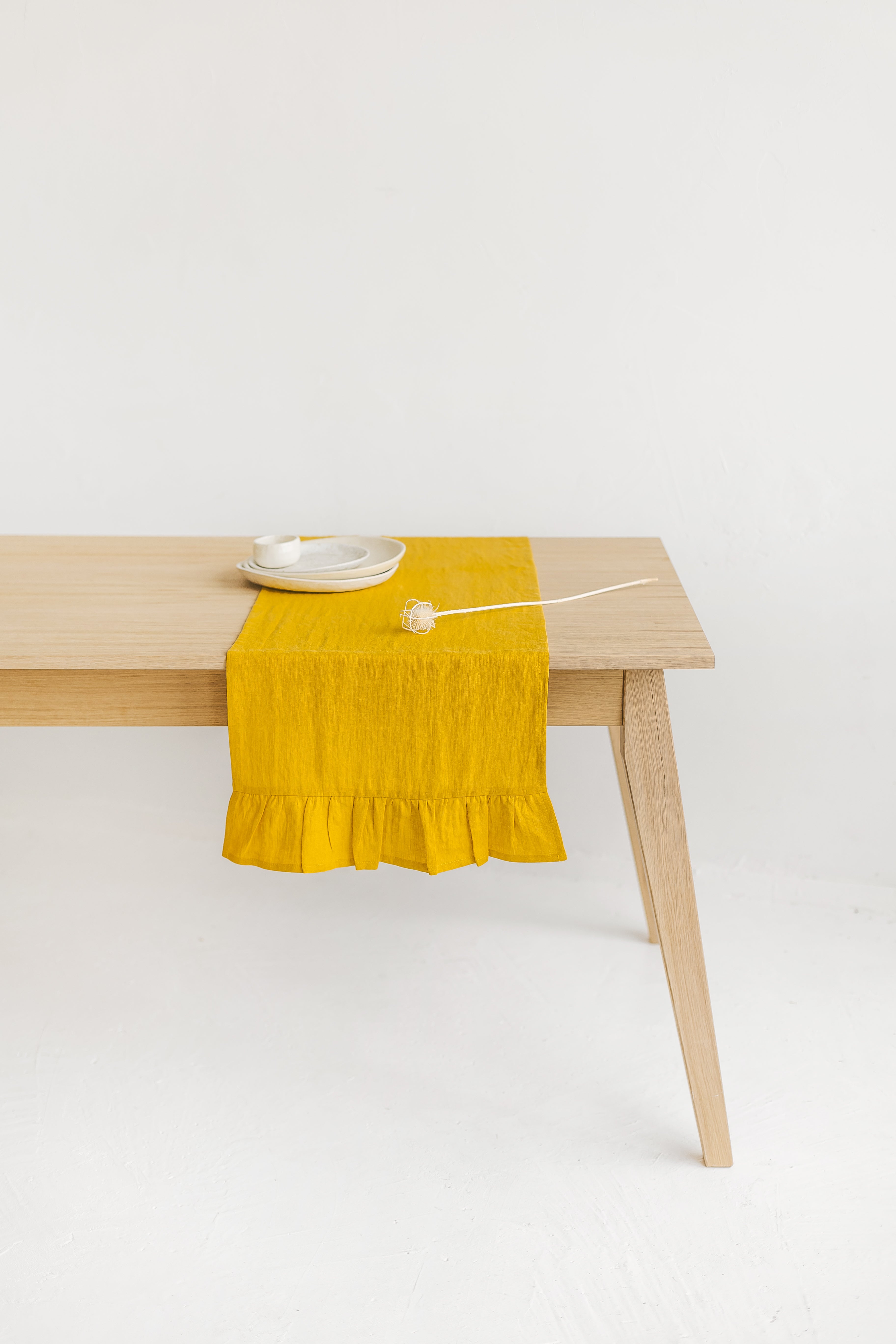 linen table runner