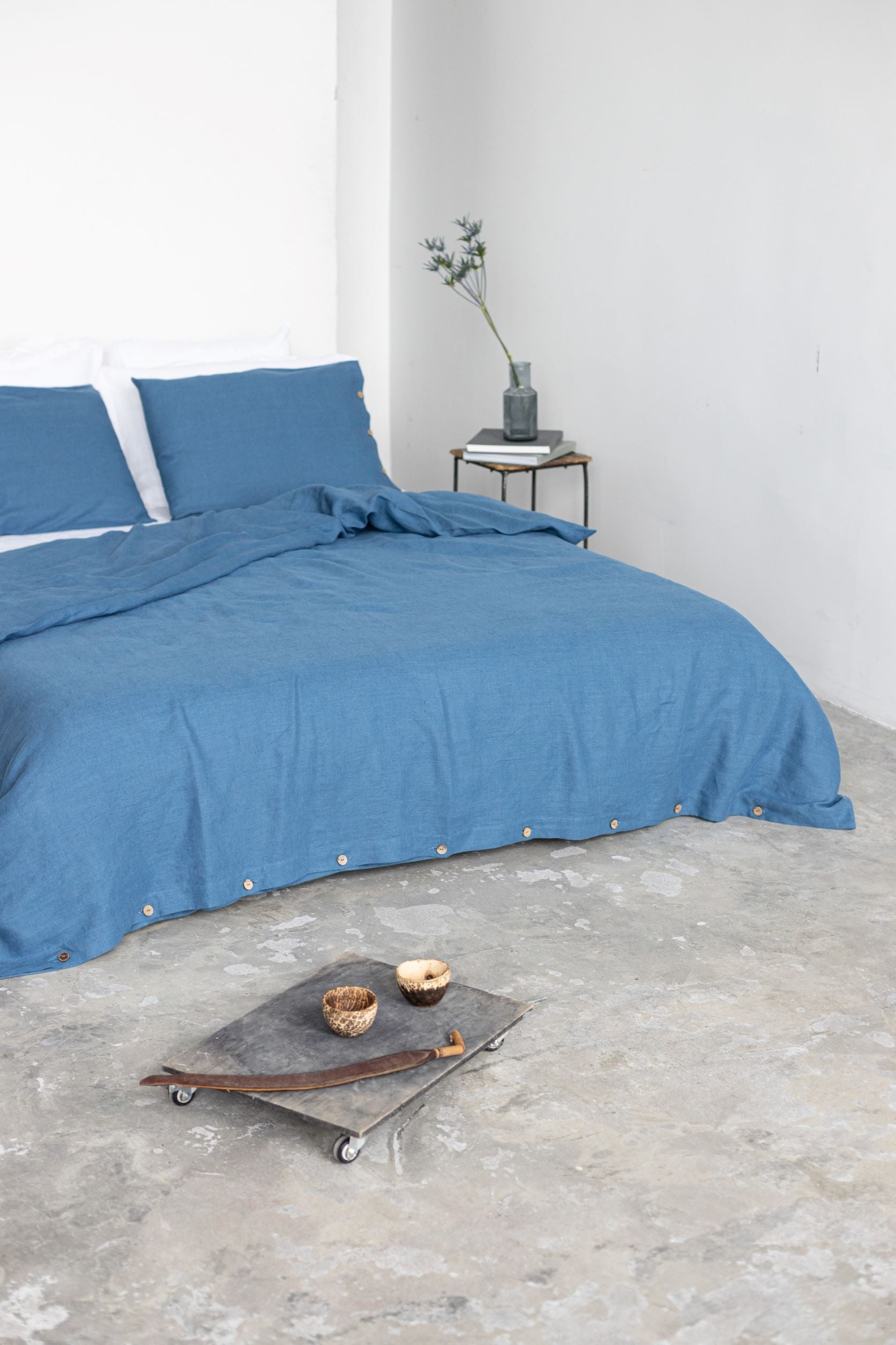 Blue linen duvet cover with buttons