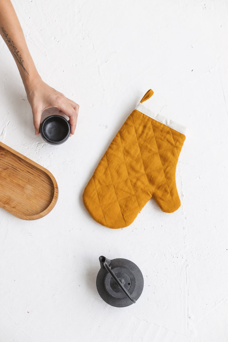 linen oven mitt
