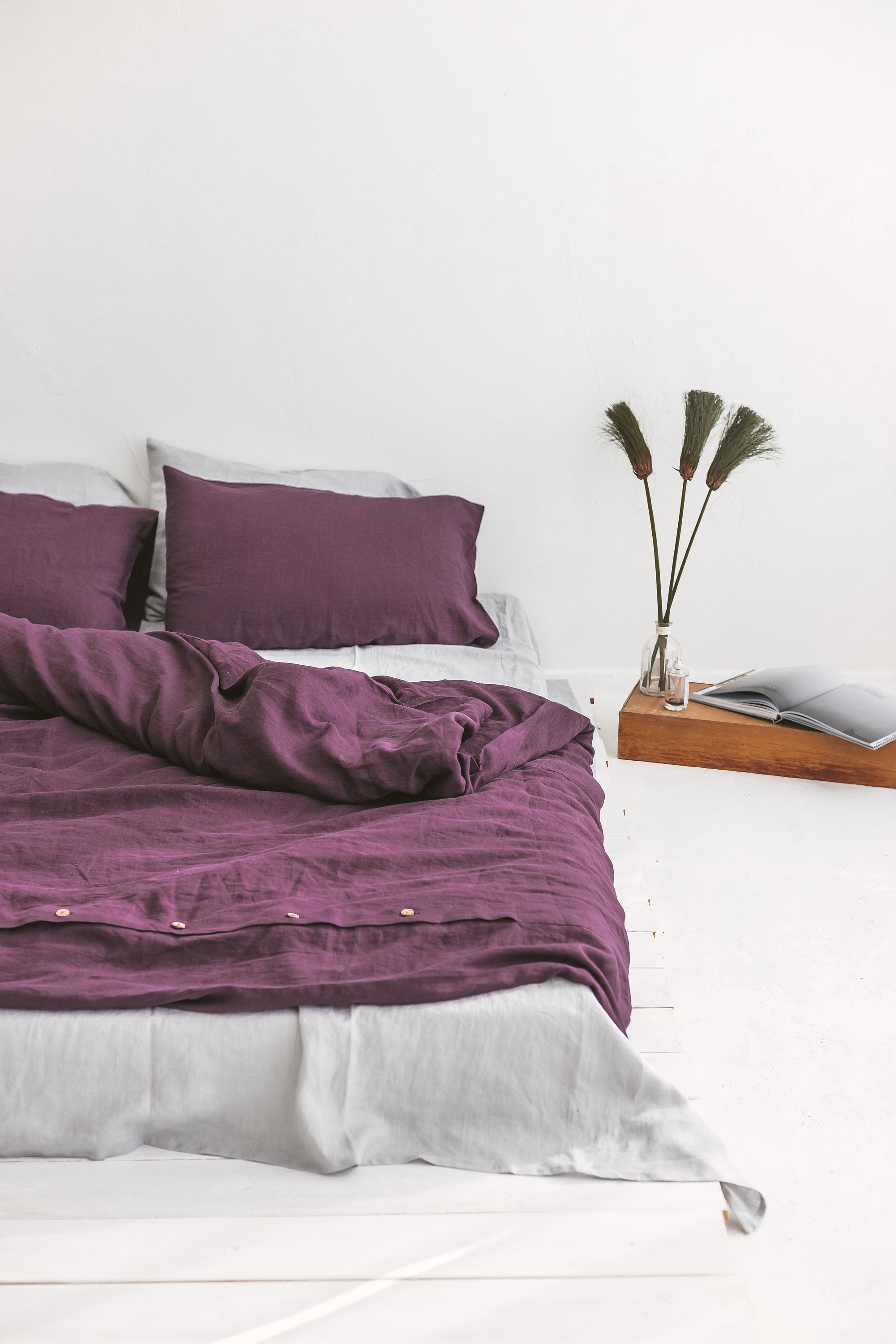 Set Of Plum Linen Duvet Cover With Buttons And 2 Pillow Cases