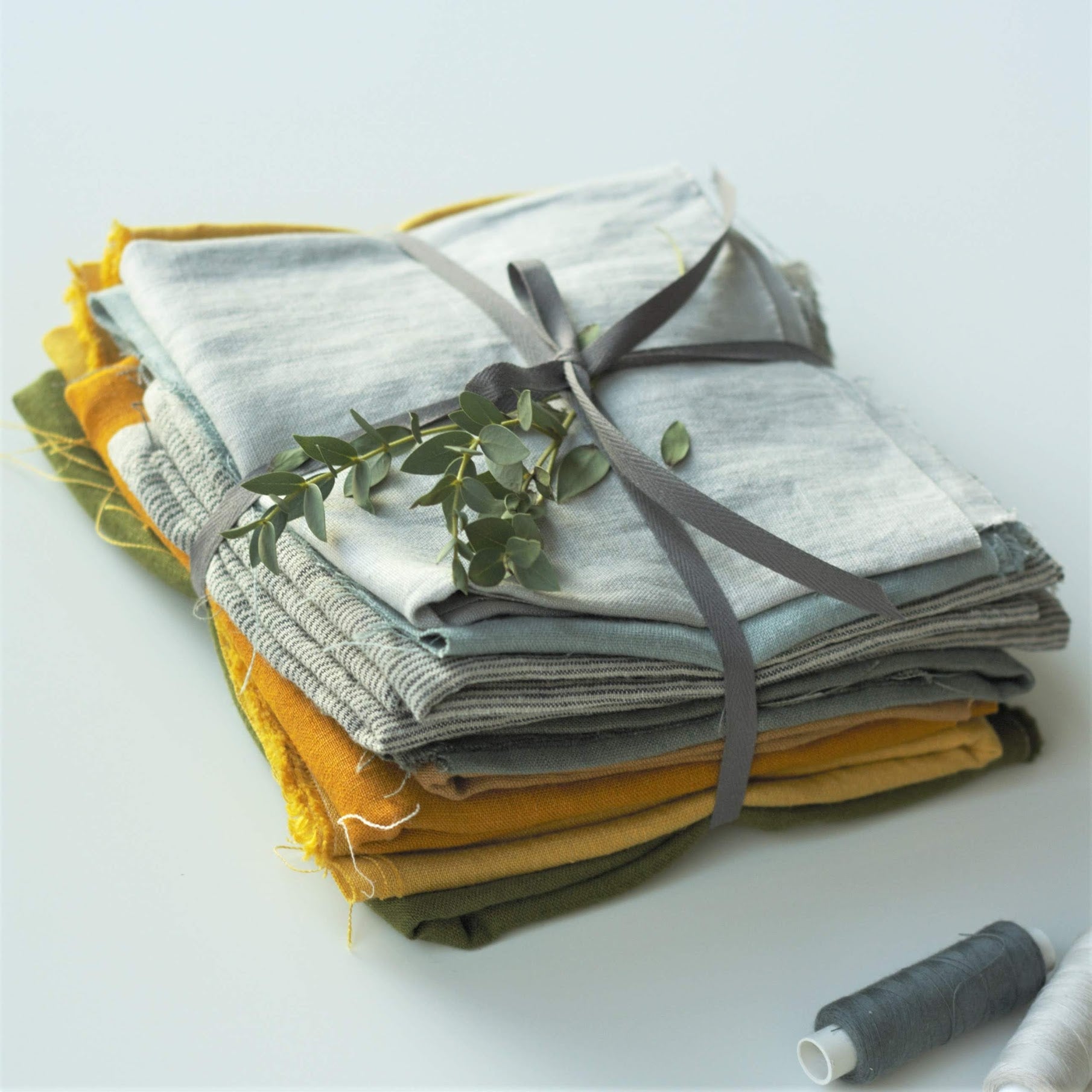 linen fabric swatches by weight