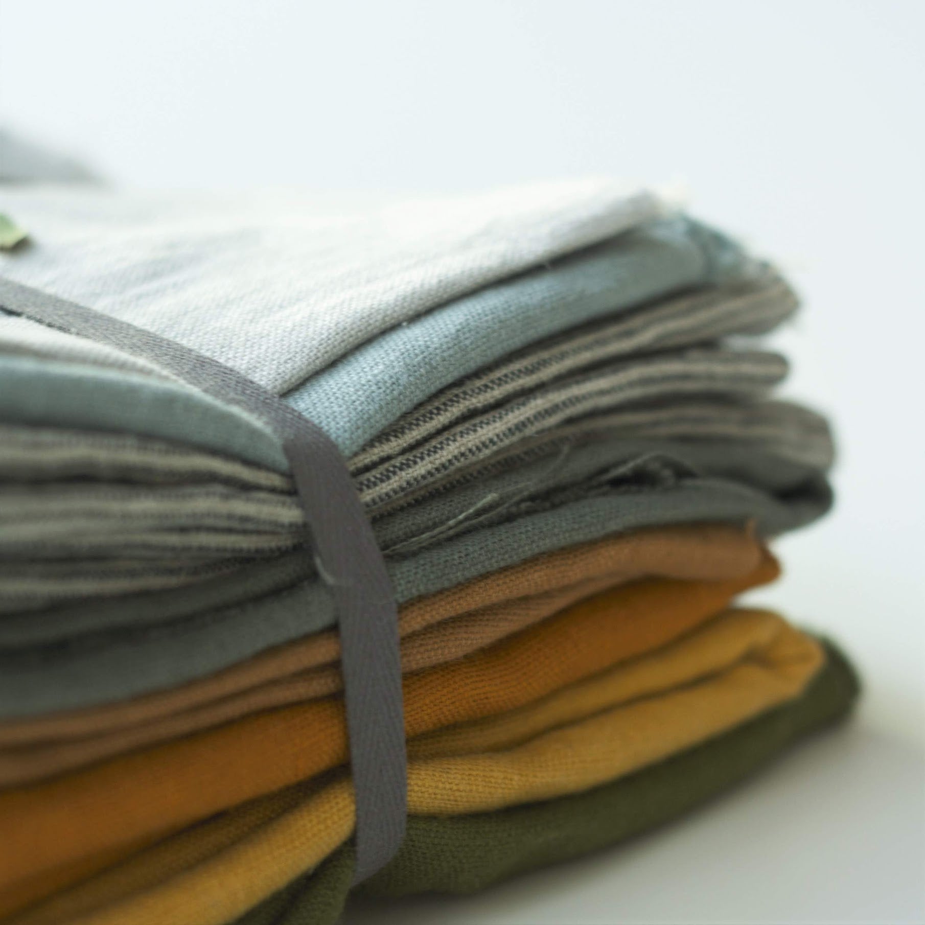 linen fabric swatches by weight