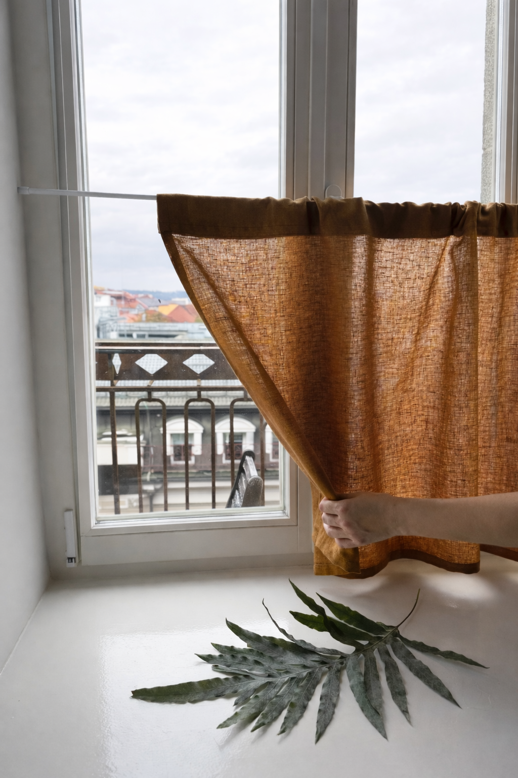 Amber Linen Cafe Curtain