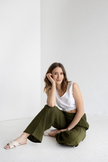 green linen pants with crease