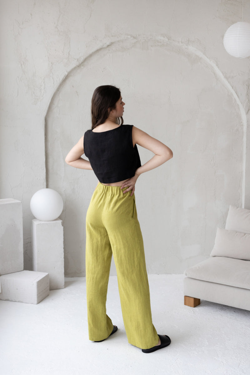 green linen pants with crease
