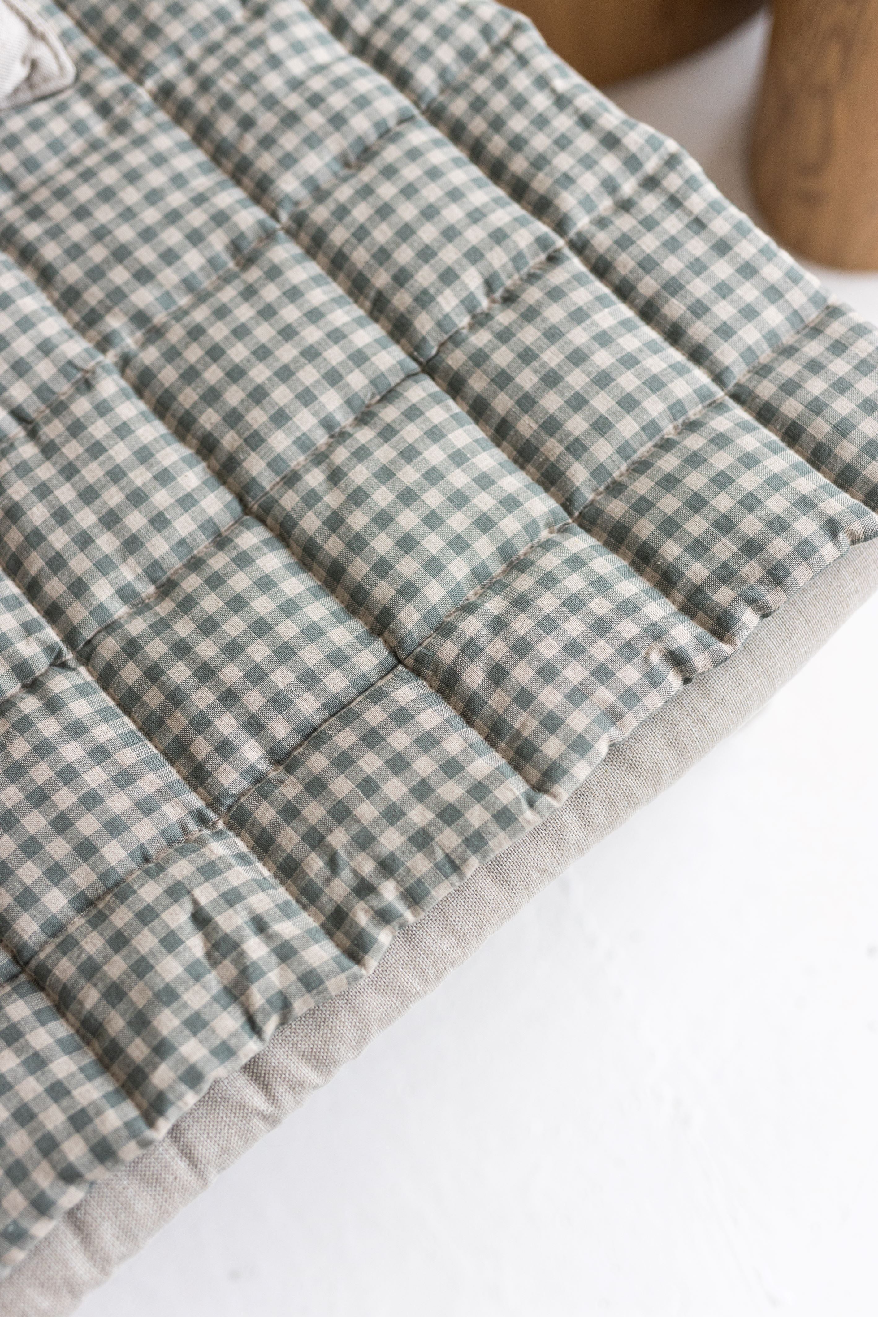 Two-sided Emerald Linen Couch Mat