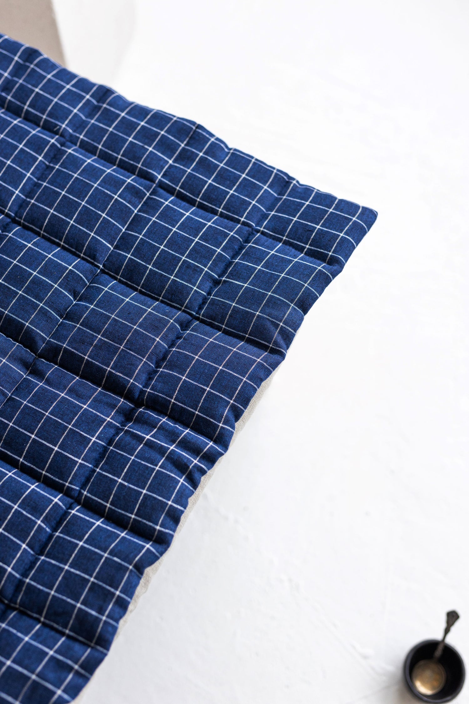 Two-sided Blue Linen Couch Mat