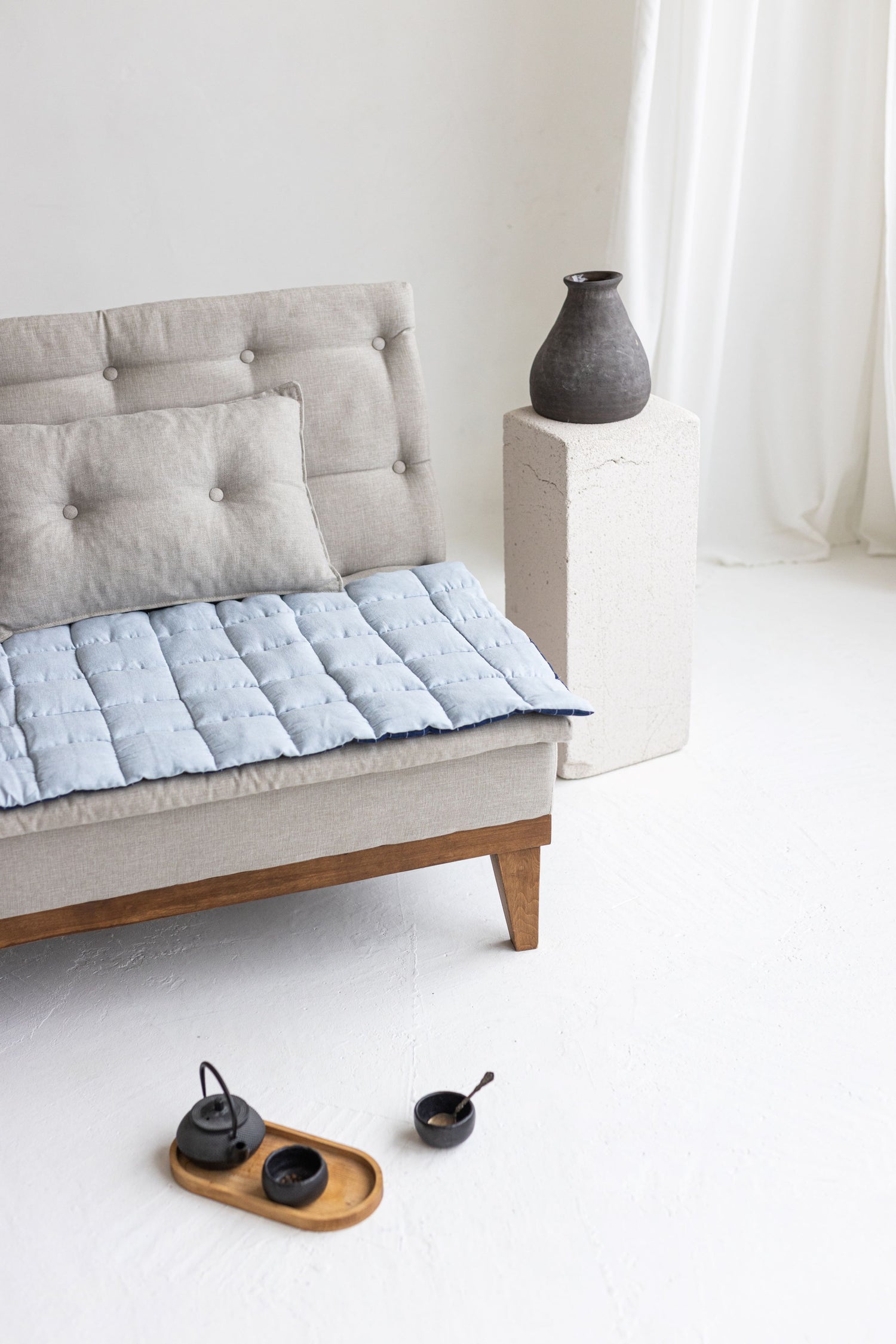 Two-sided Blue Linen Couch Mat