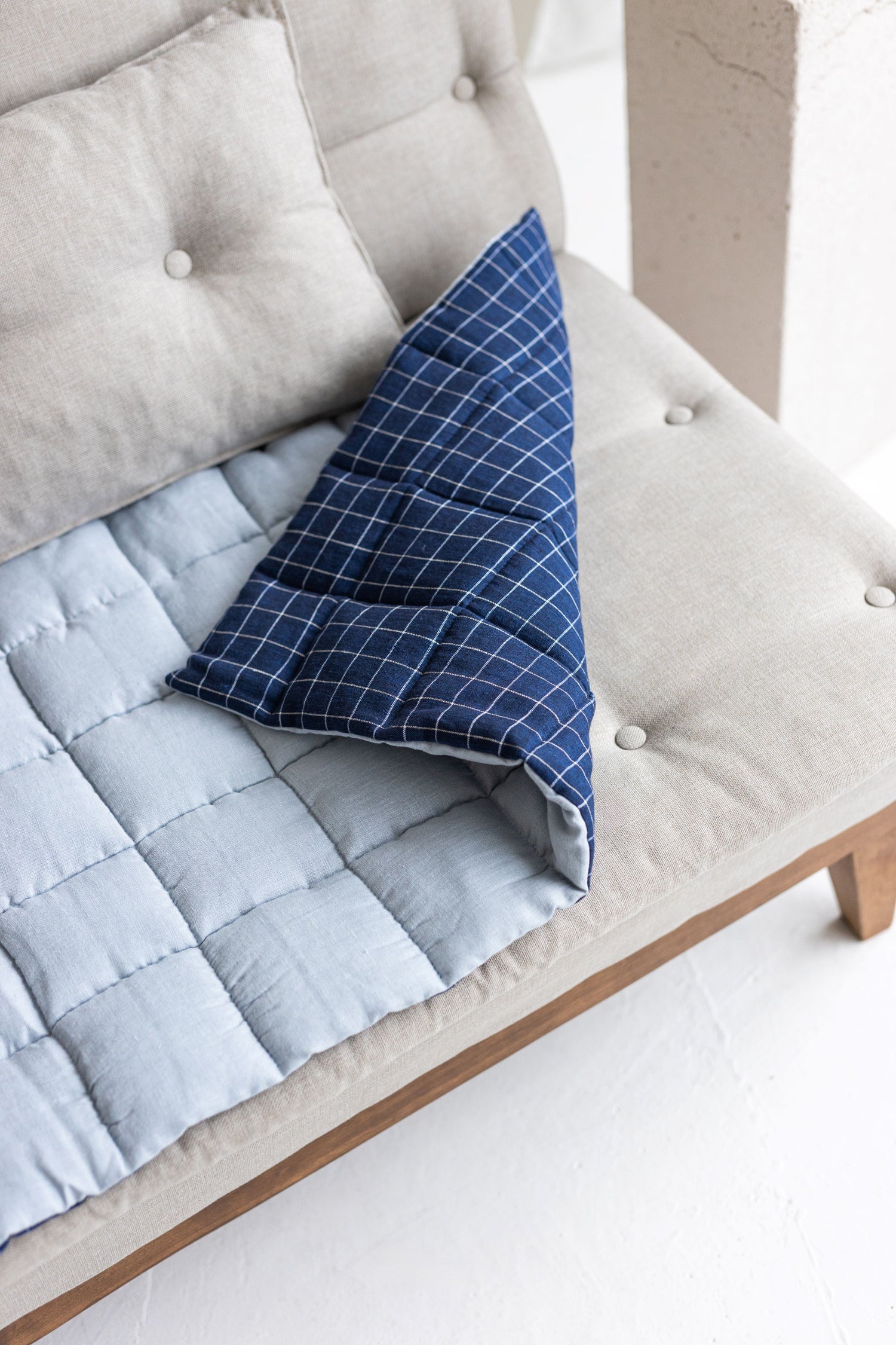 Two-sided Blue Linen Couch Mat