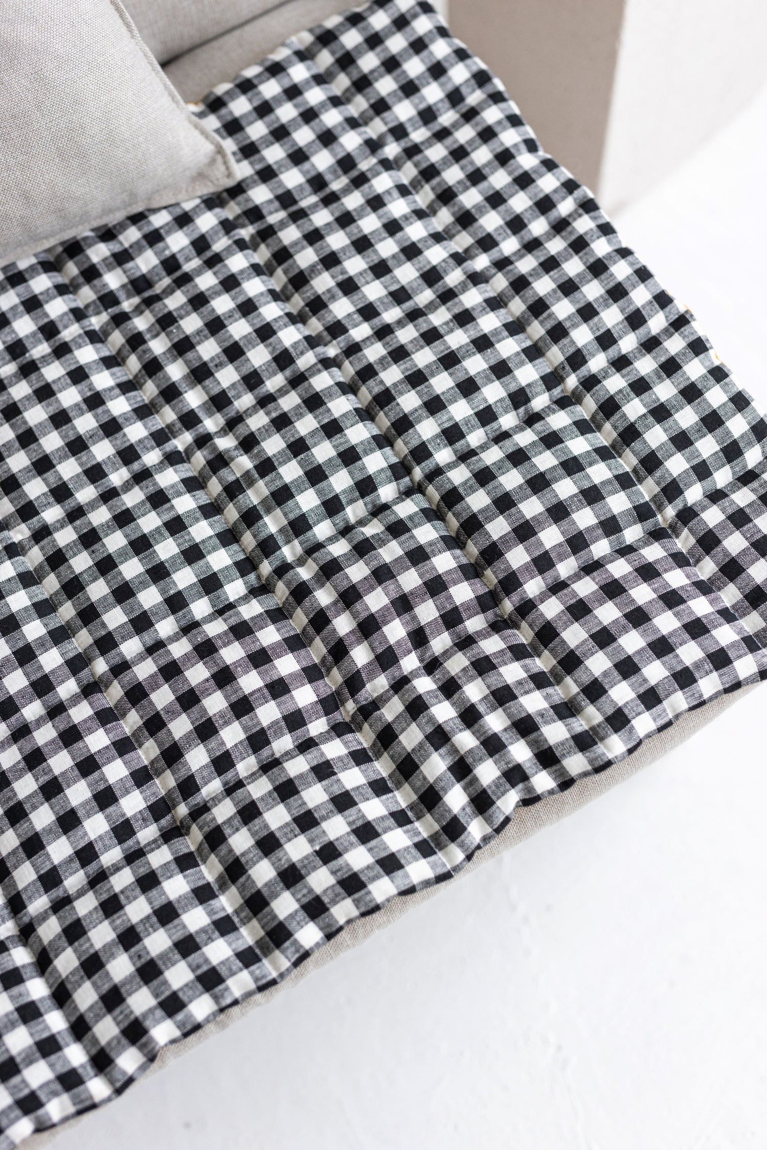 Two-sided Mustard Linen Couch Mat