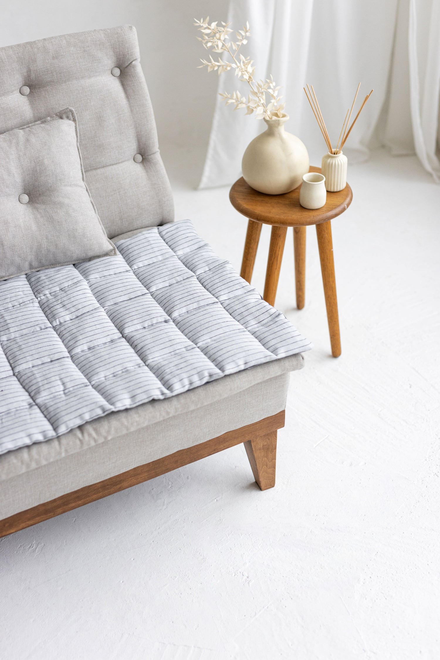 Two-sided Gray Linen Couch Mat