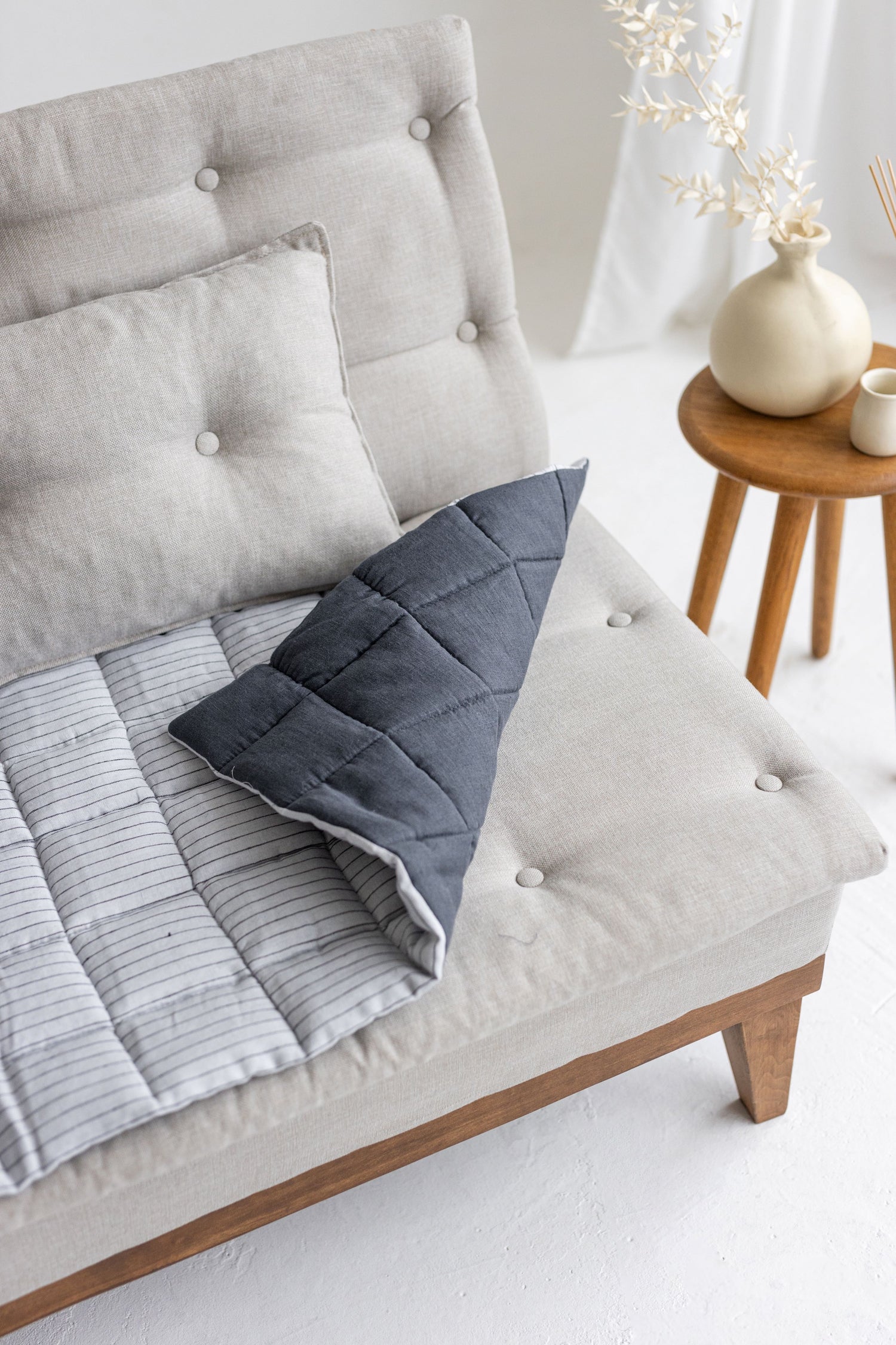 Two-sided Gray Linen Couch Mat