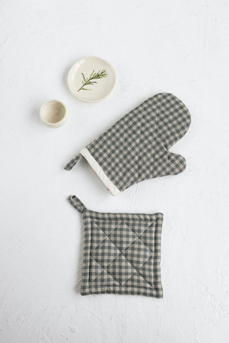 linen oven mitt and linen pot holder