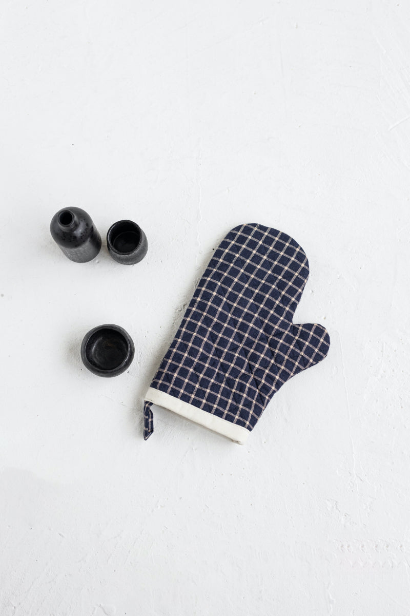 linen oven mitt and linen pot holder
