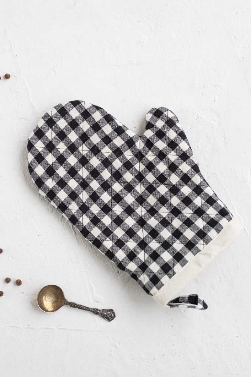 black gingham linen oven mitt and linen pot holder