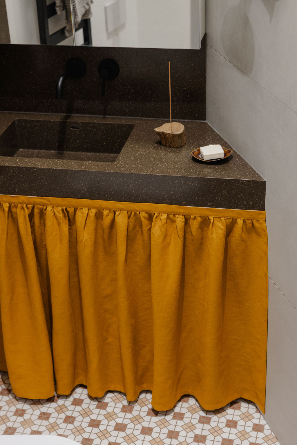 linen sink skirt with velcro