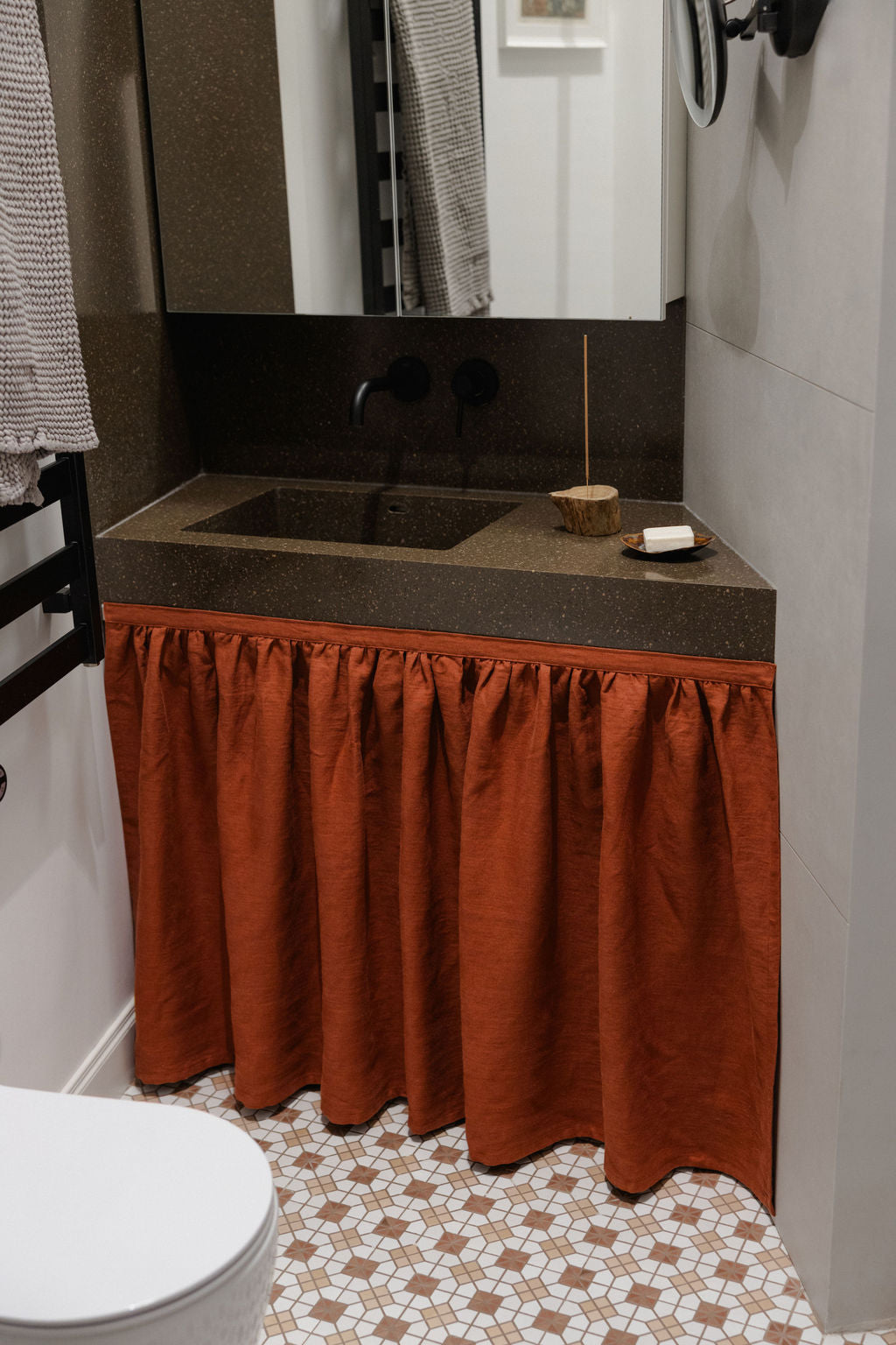 linen sink skirt with velcro