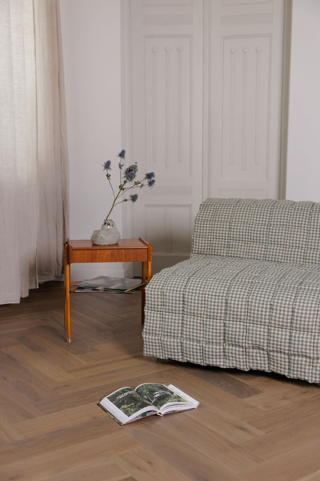 quilted linen lounge cover