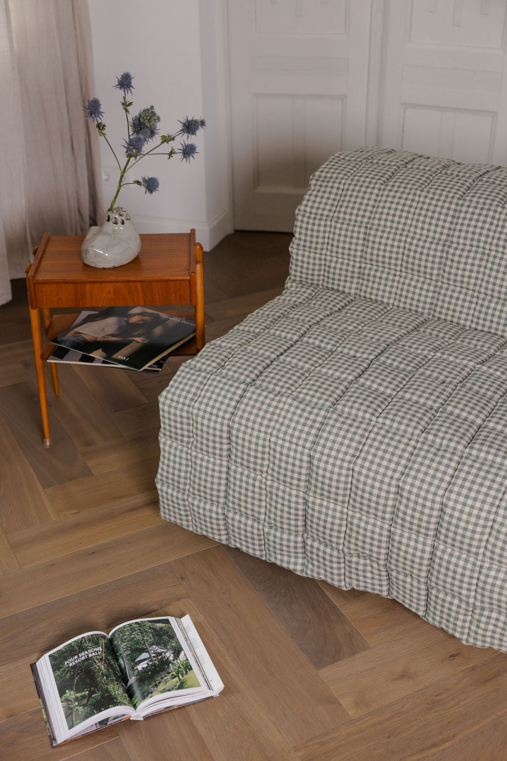 quilted linen lounge cover