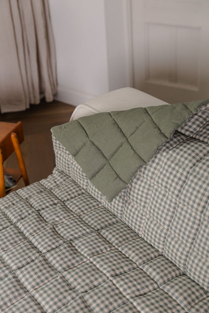 quilted linen lounge cover