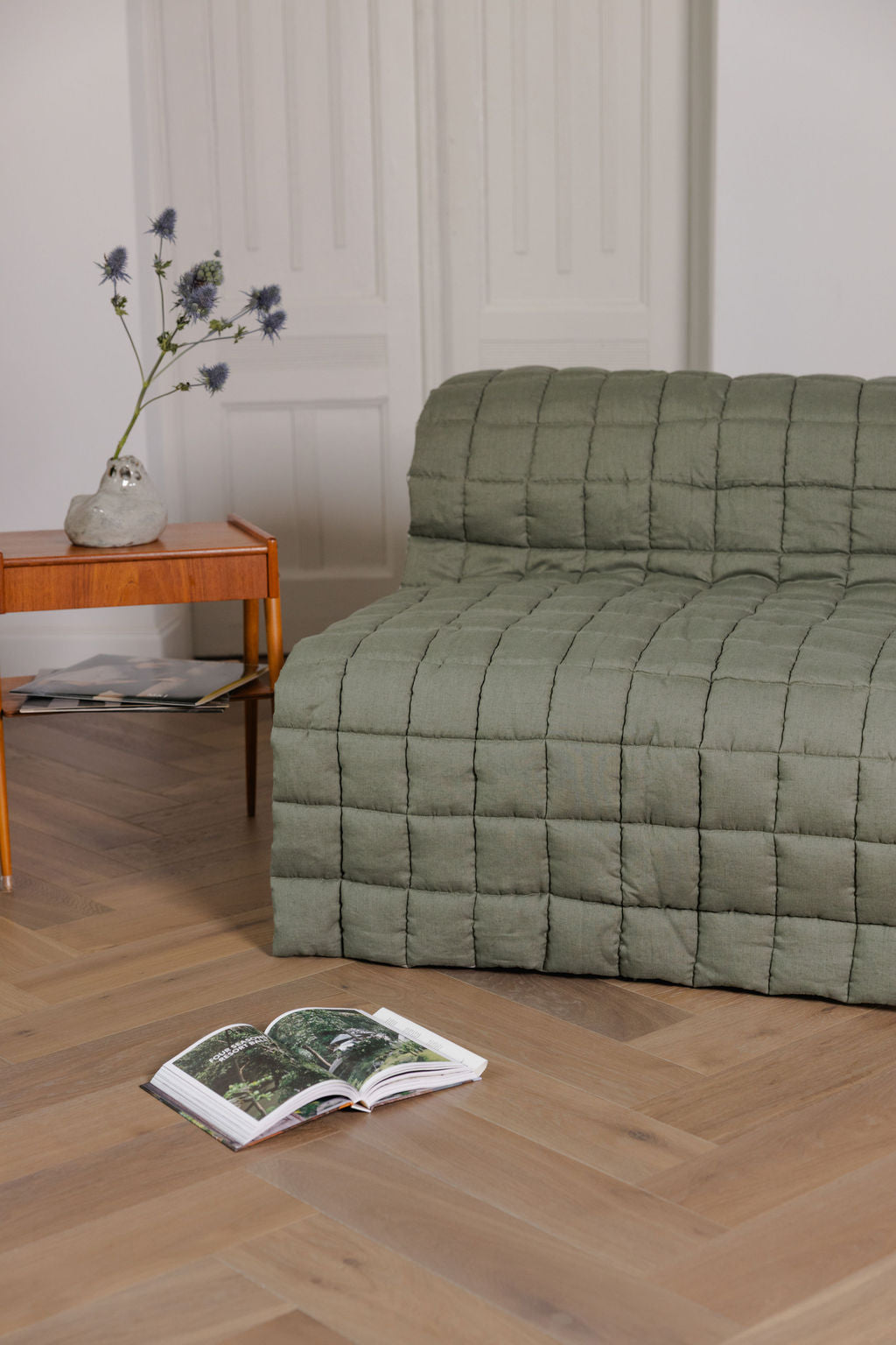 quilted linen lounge cover