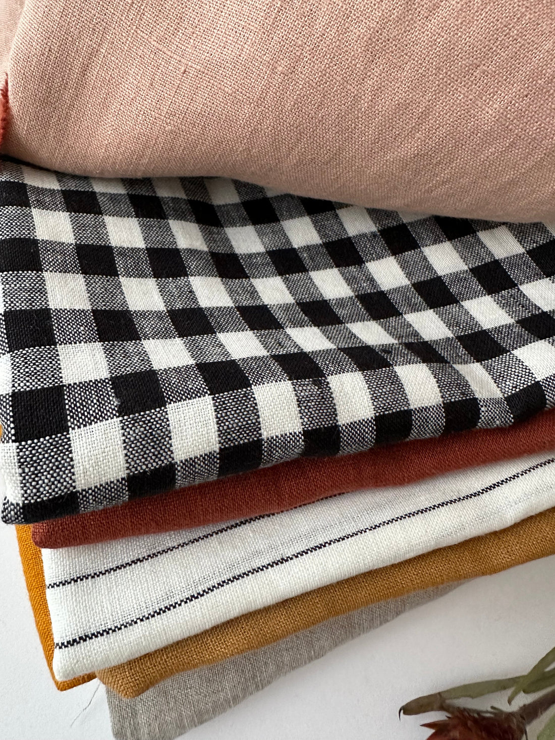 linen fabric swatches by weight