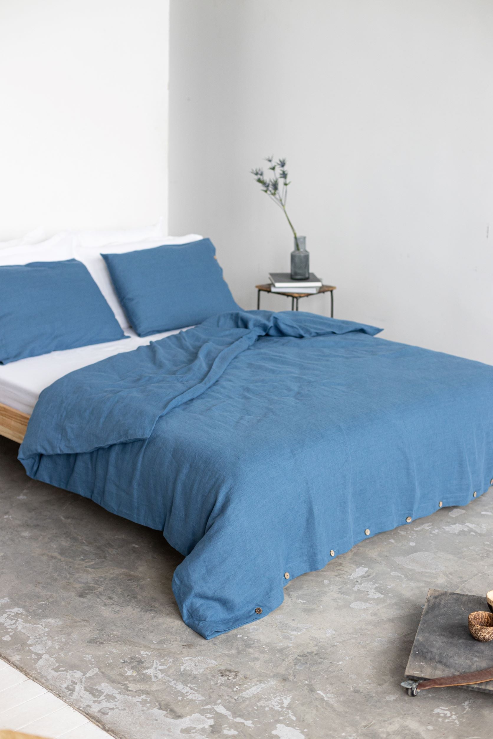 Blue linen duvet cover with buttons