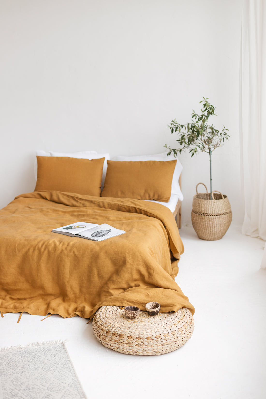 Set Of Amber Linen Duvet Cover And 2 Pillow Cases