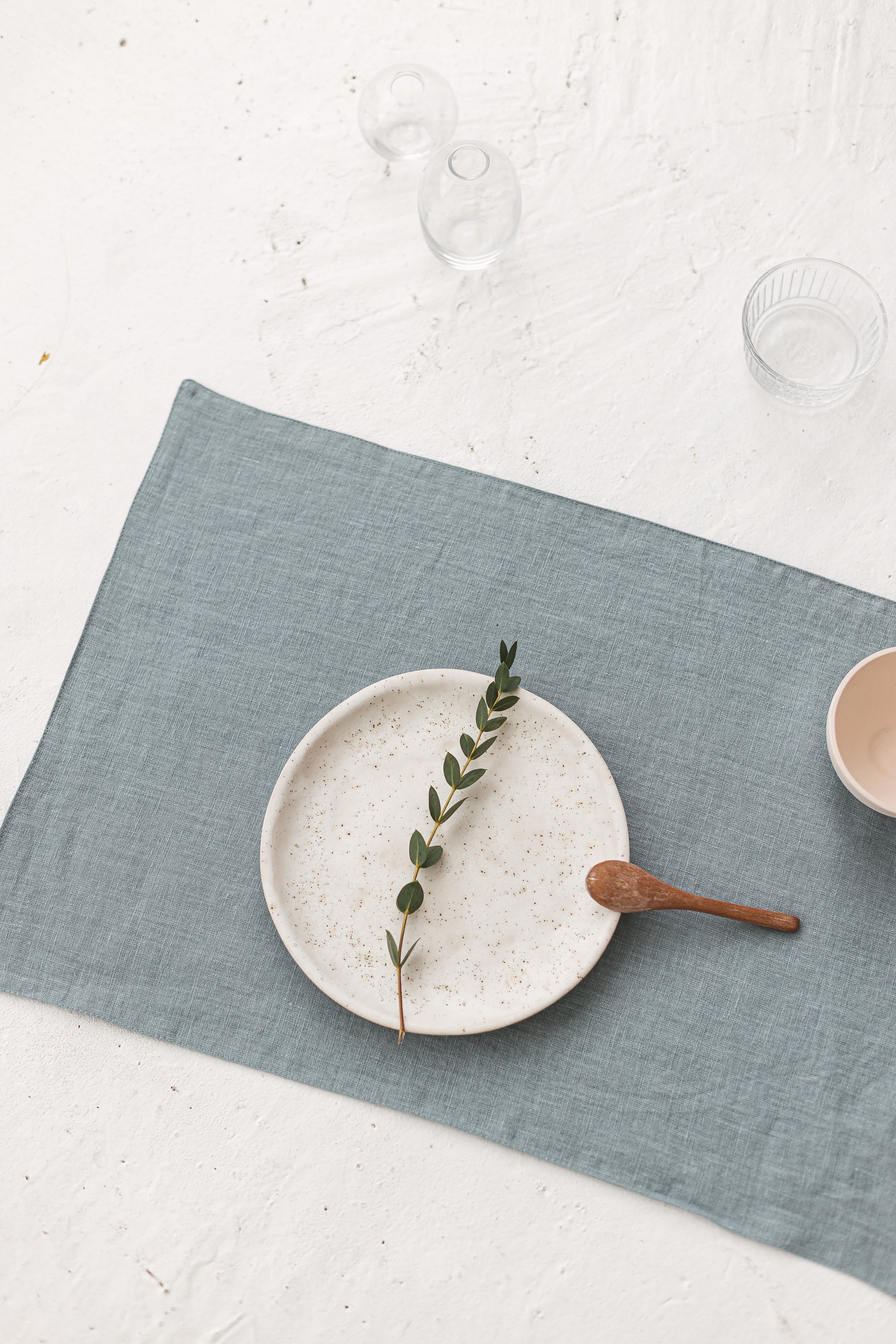 Green linen table mat