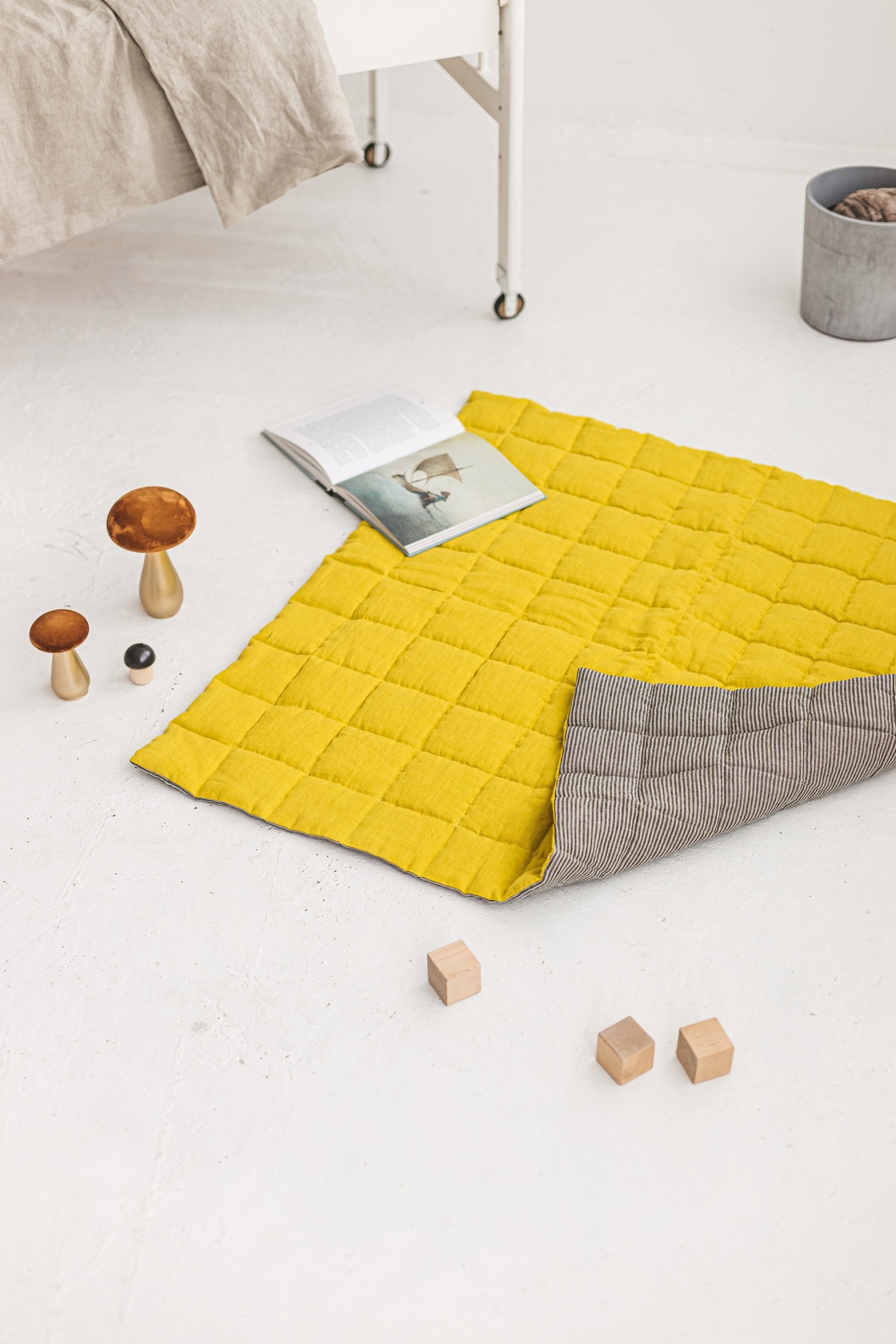 Dark Green Amber Linen Baby Padded Play Mat