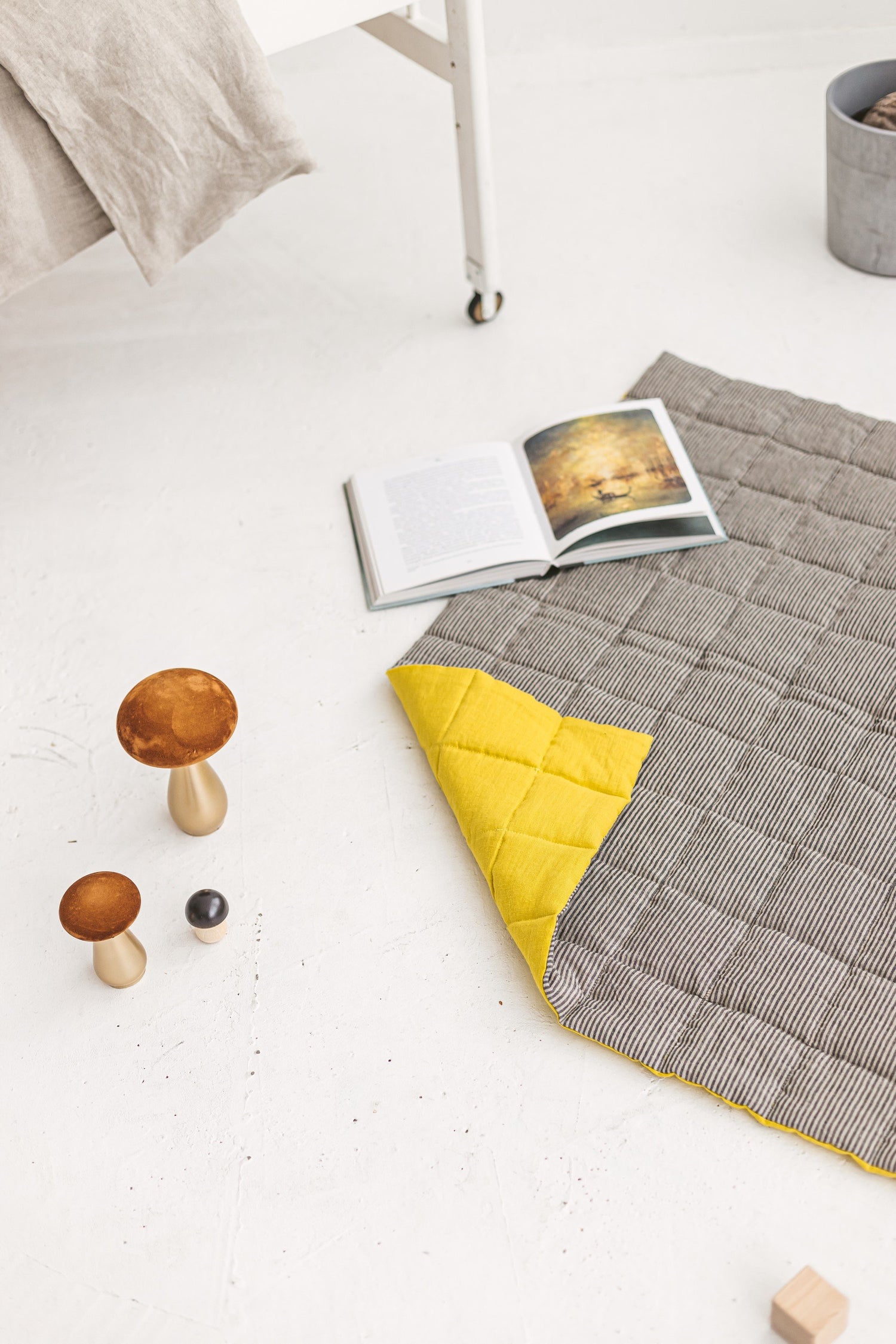 Dark Green Amber Linen Baby Padded Play Mat