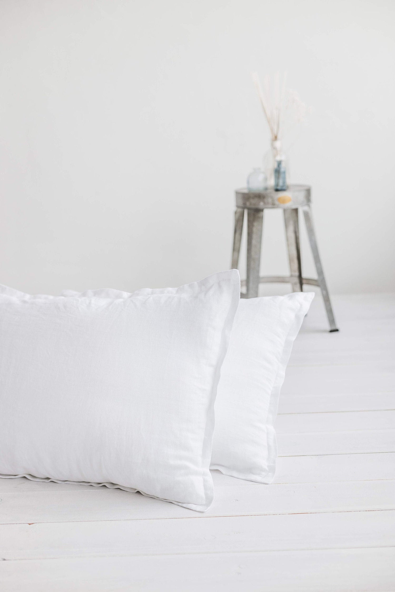White Flanged Linen Pillow Case