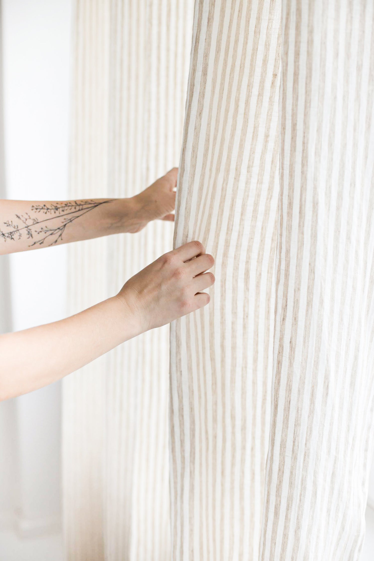 86.6&quot;/220 Cm Width Natural Light Linen Curtains With Tabs