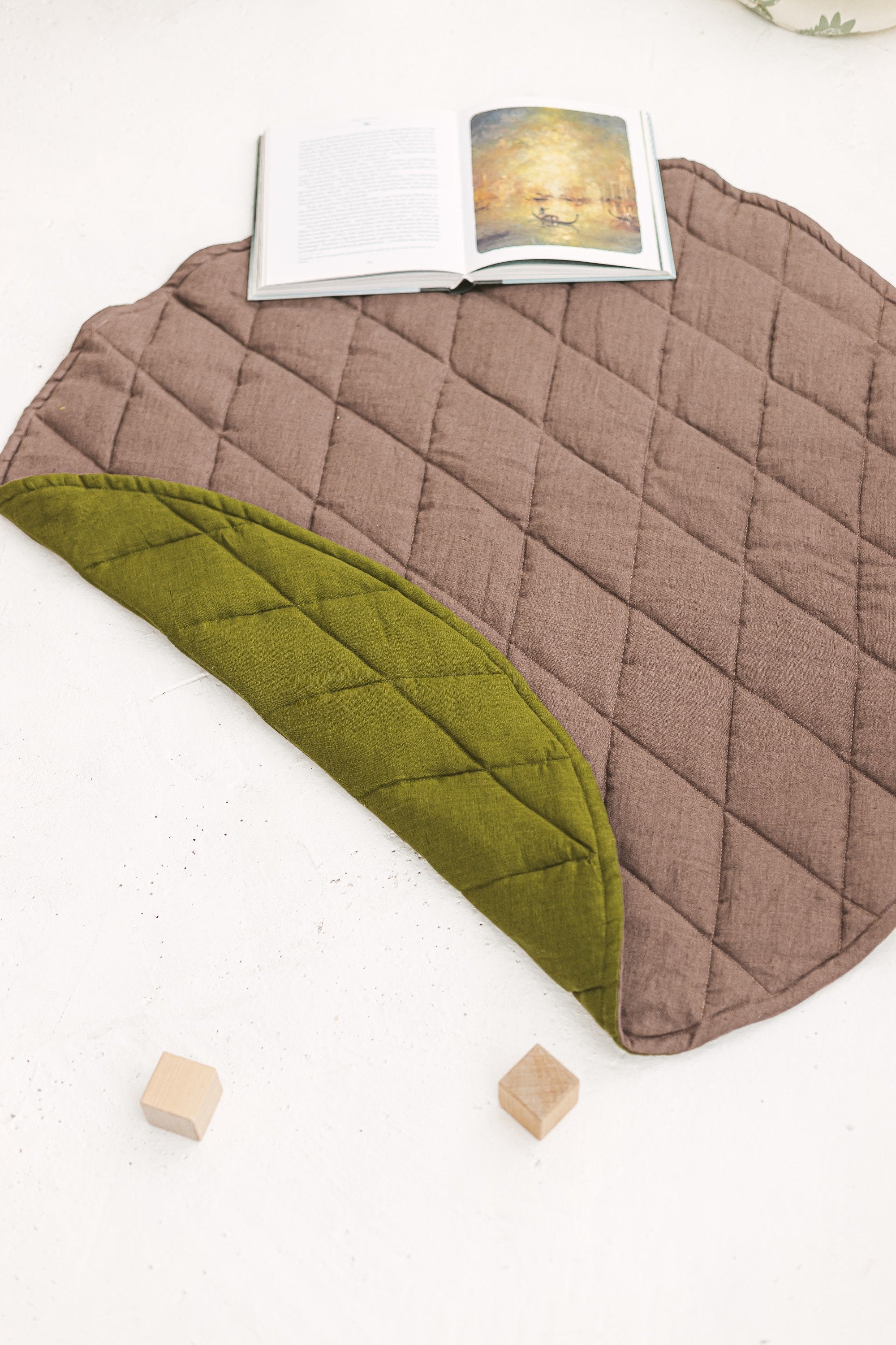 Moss Green Walnut Brown Round Linen Quilted Rug